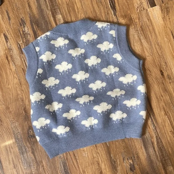 Dusty Blue Cloud Vest - Picture 2 of 2